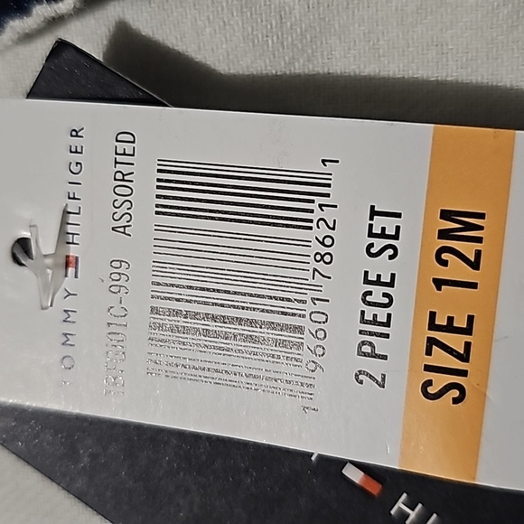 Tommy Hilfiger Set - Picture 3 of 3
